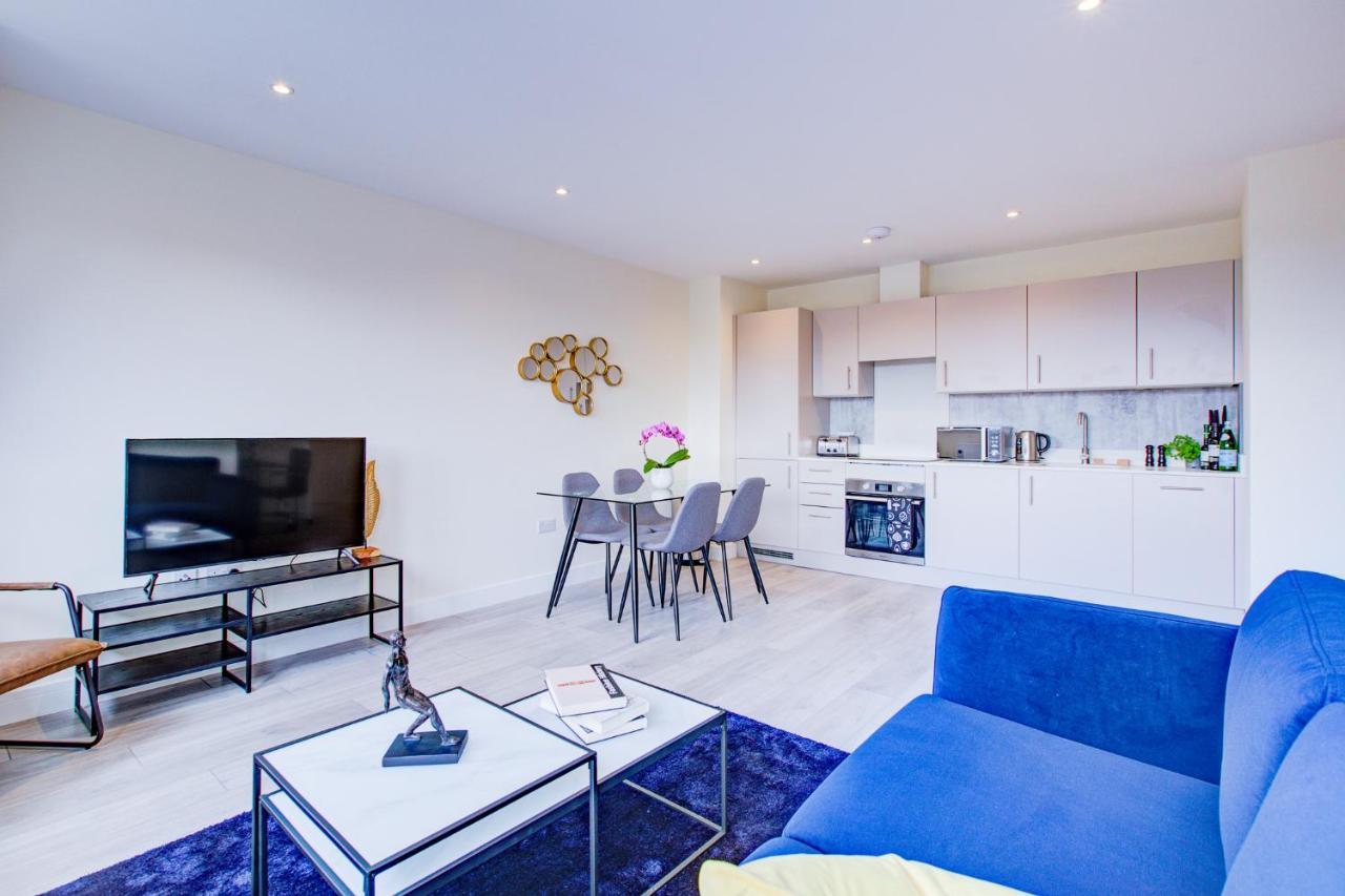 Apartamento Hybrid Resi - London, Sutton With Onsite Car Parking Cheam Exterior foto