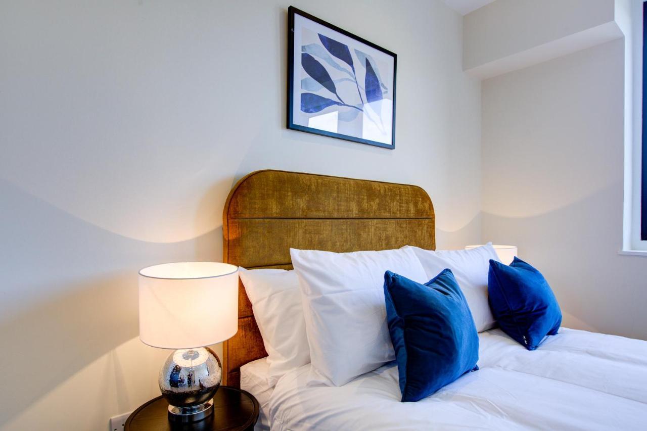 Apartamento Hybrid Resi - London, Sutton With Onsite Car Parking Cheam Exterior foto