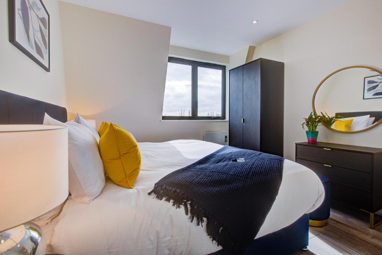 Apartamento Hybrid Resi - London, Sutton With Onsite Car Parking Cheam Exterior foto