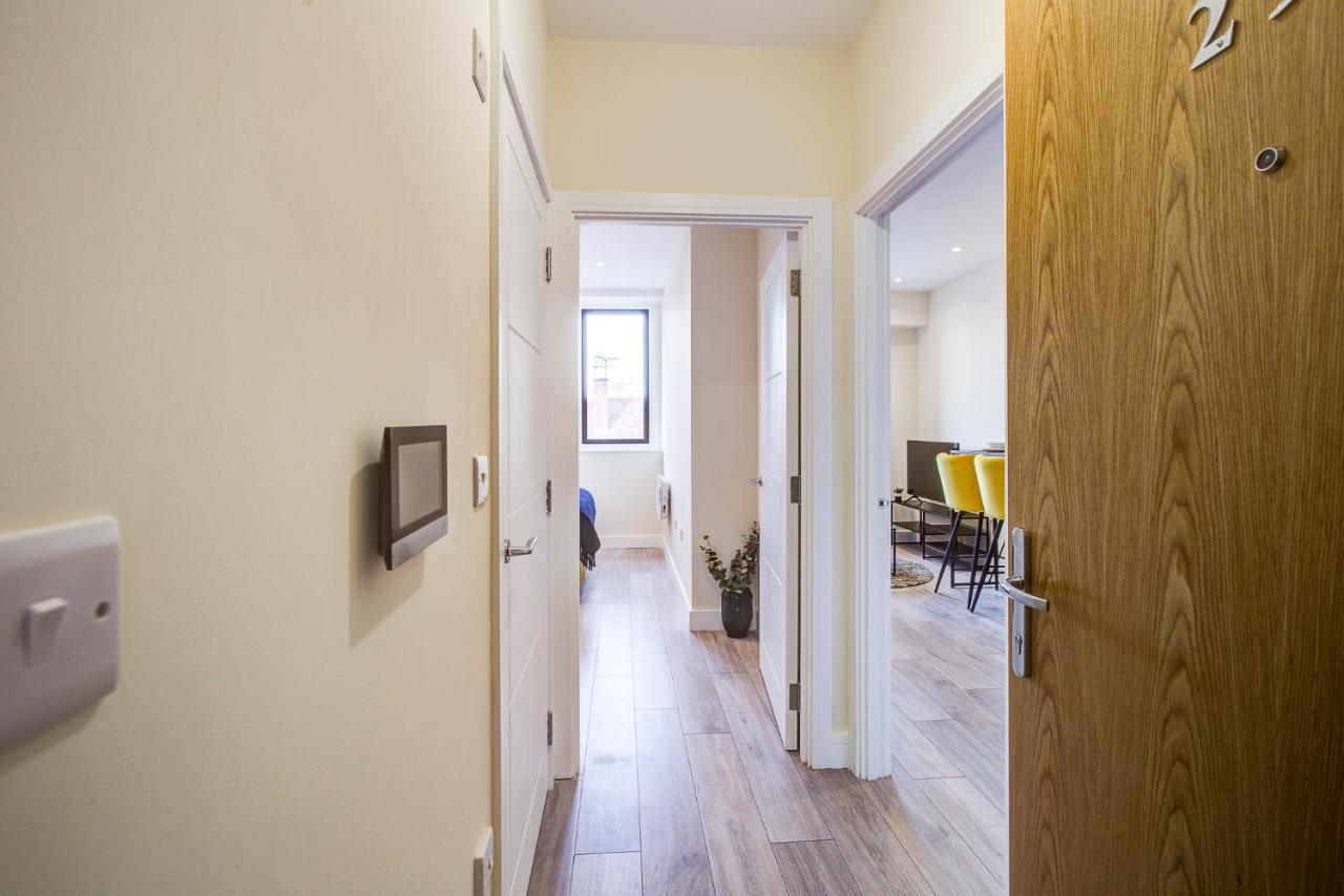 Apartamento Hybrid Resi - London, Sutton With Onsite Car Parking Cheam Exterior foto