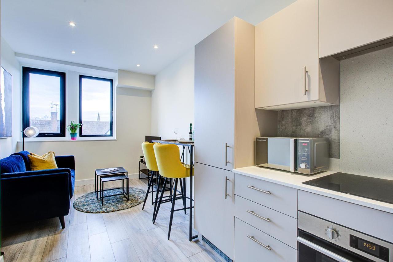 Apartamento Hybrid Resi - London, Sutton With Onsite Car Parking Cheam Exterior foto