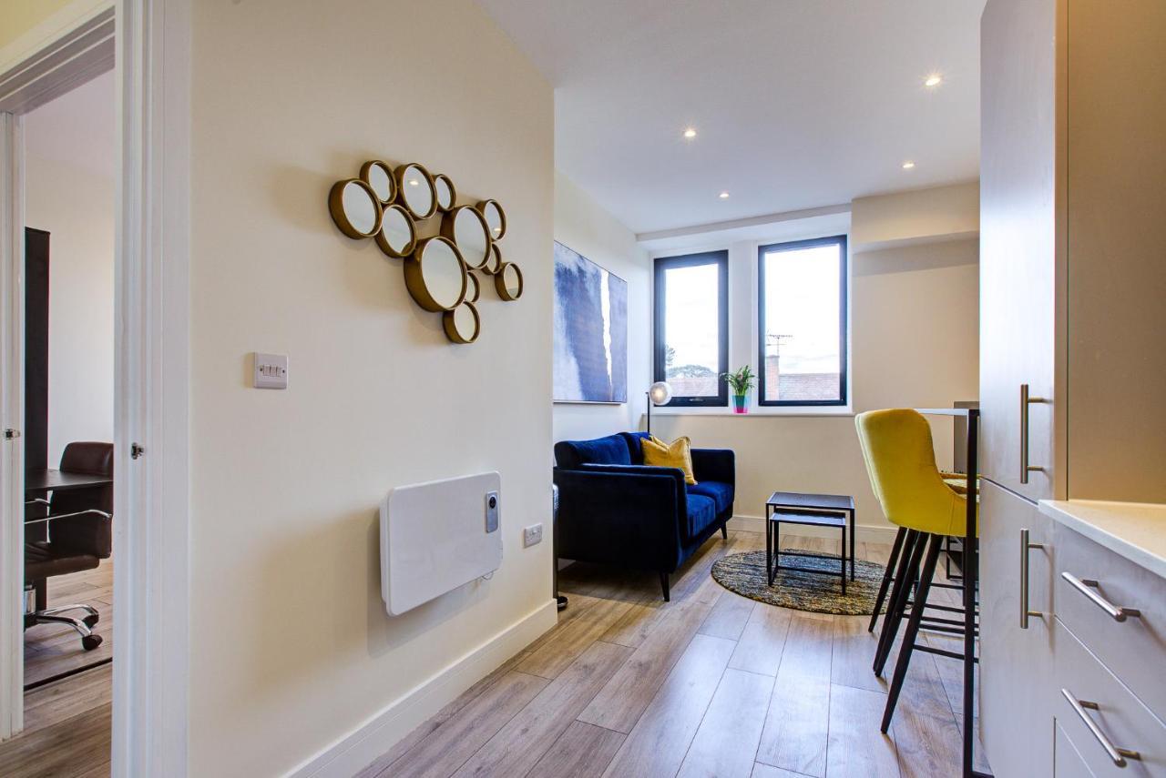 Apartamento Hybrid Resi - London, Sutton With Onsite Car Parking Cheam Exterior foto