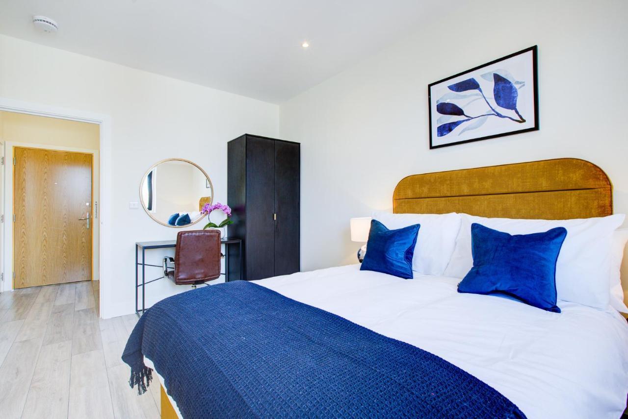 Apartamento Hybrid Resi - London, Sutton With Onsite Car Parking Cheam Exterior foto